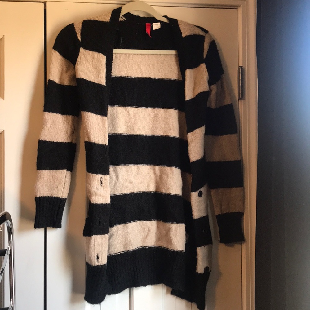 H&M Black and Tan distresses cardigan